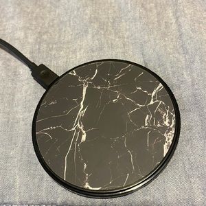 Wireless phone charger